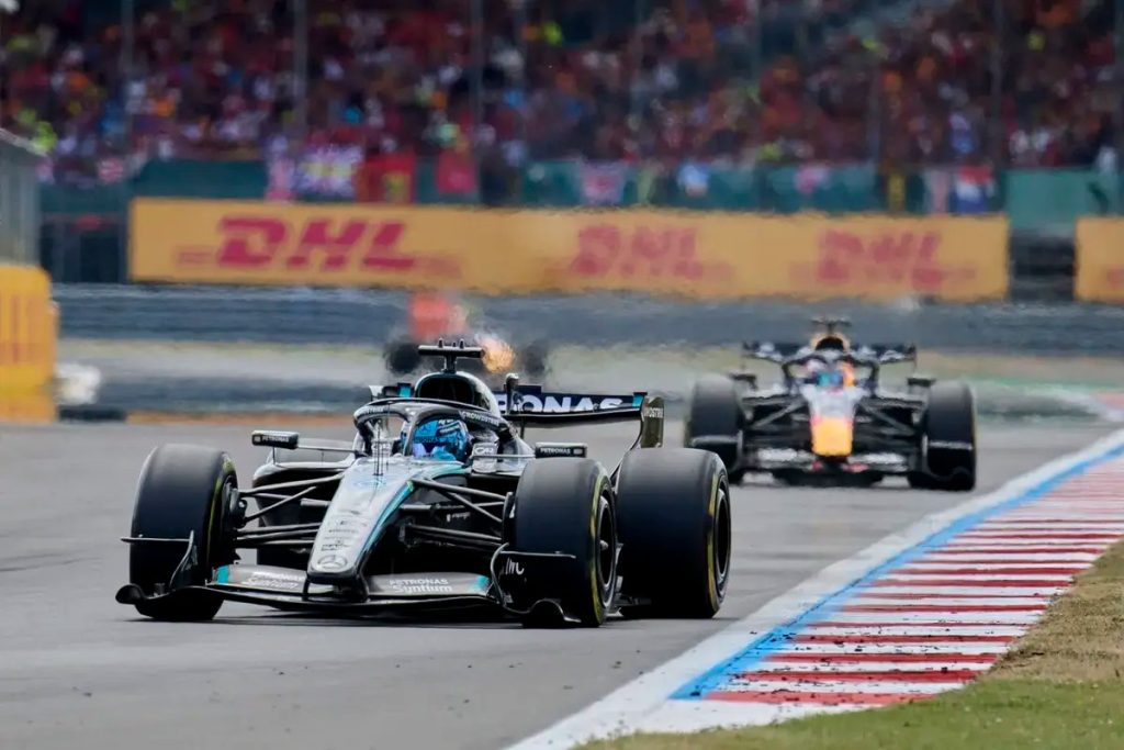 Mercedes analisa problema de velocidade máxima de Russell em Silverstone