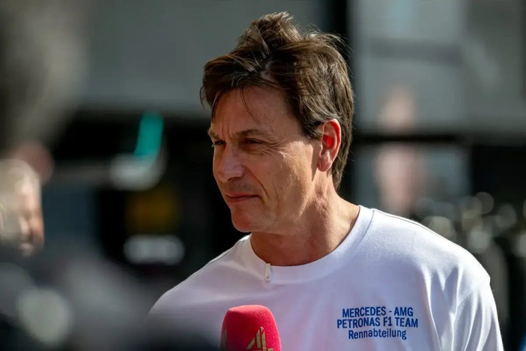 Mercedes reage após perda de figura chave para a Red Bull na F1
