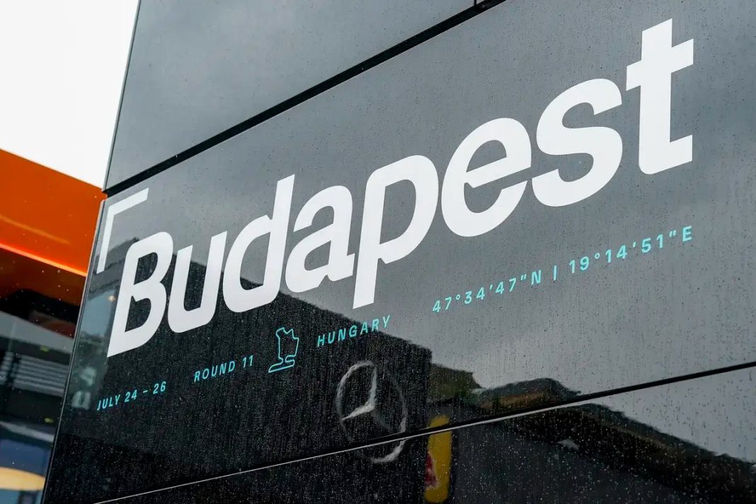 Mercedes resolve problema de gestão de energia no carro de George Russell