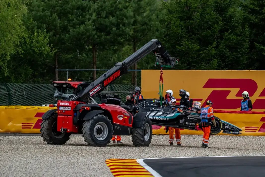 Motores Mercedes causam problemas a todos os pilotos no GP da bélgica