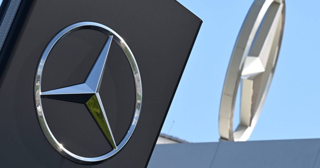 Mercedes em alerta: vendas na China caem 30% e marca revê previsões para 2026