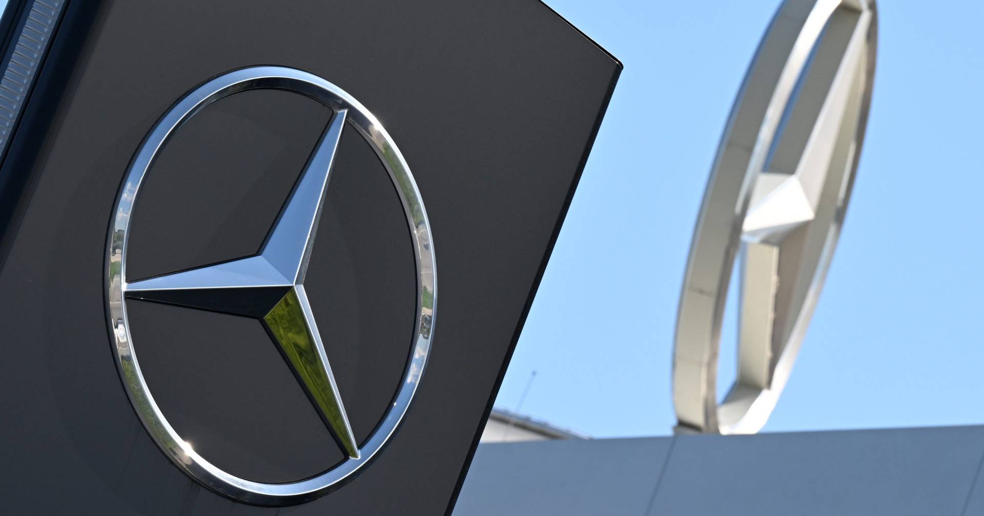 Mercedes em alerta: vendas na China caem 30% e marca revê previsões para 2026