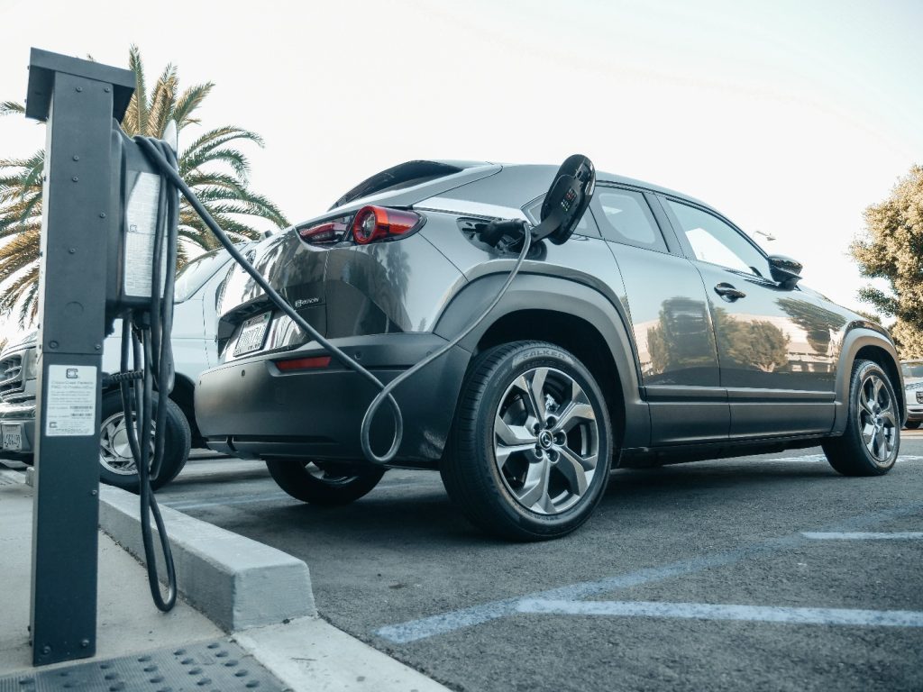 Portugal está cada vez mais elétrico: procura por carros 100% elétricos dispara 68,7% em apenas seis meses