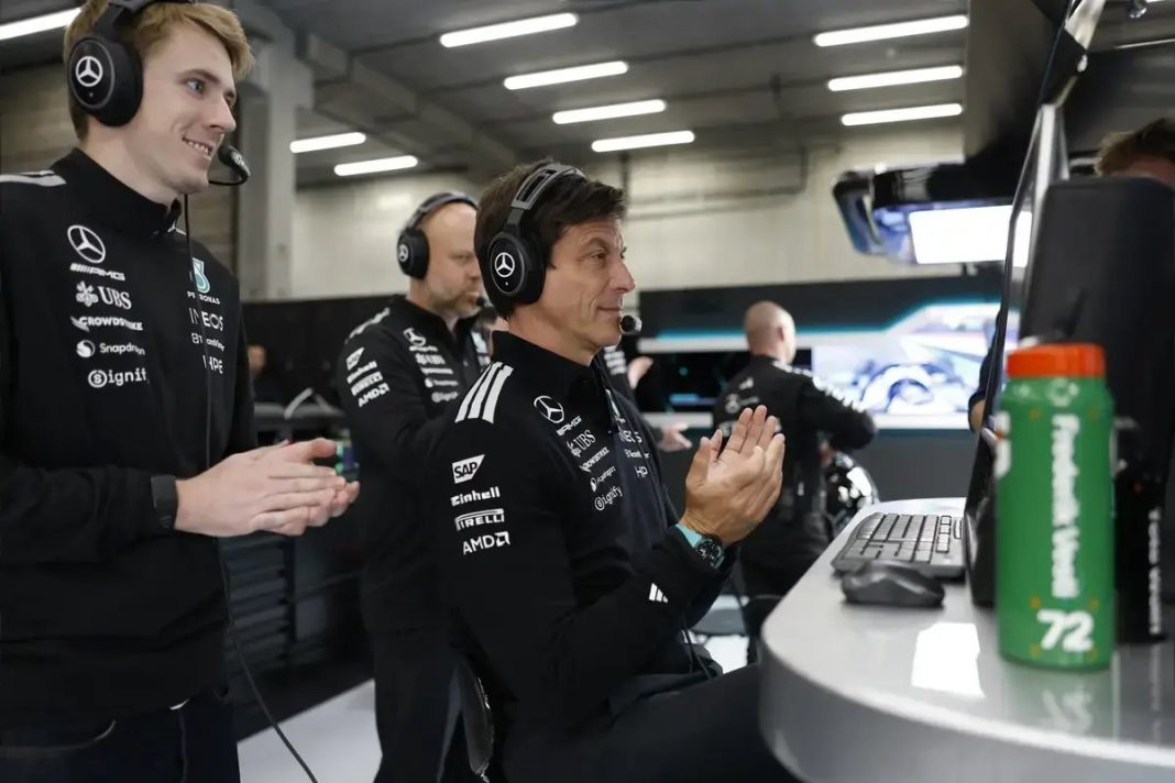 Red Bull responde a declaração de Toto Wolff sobre unidade de potência