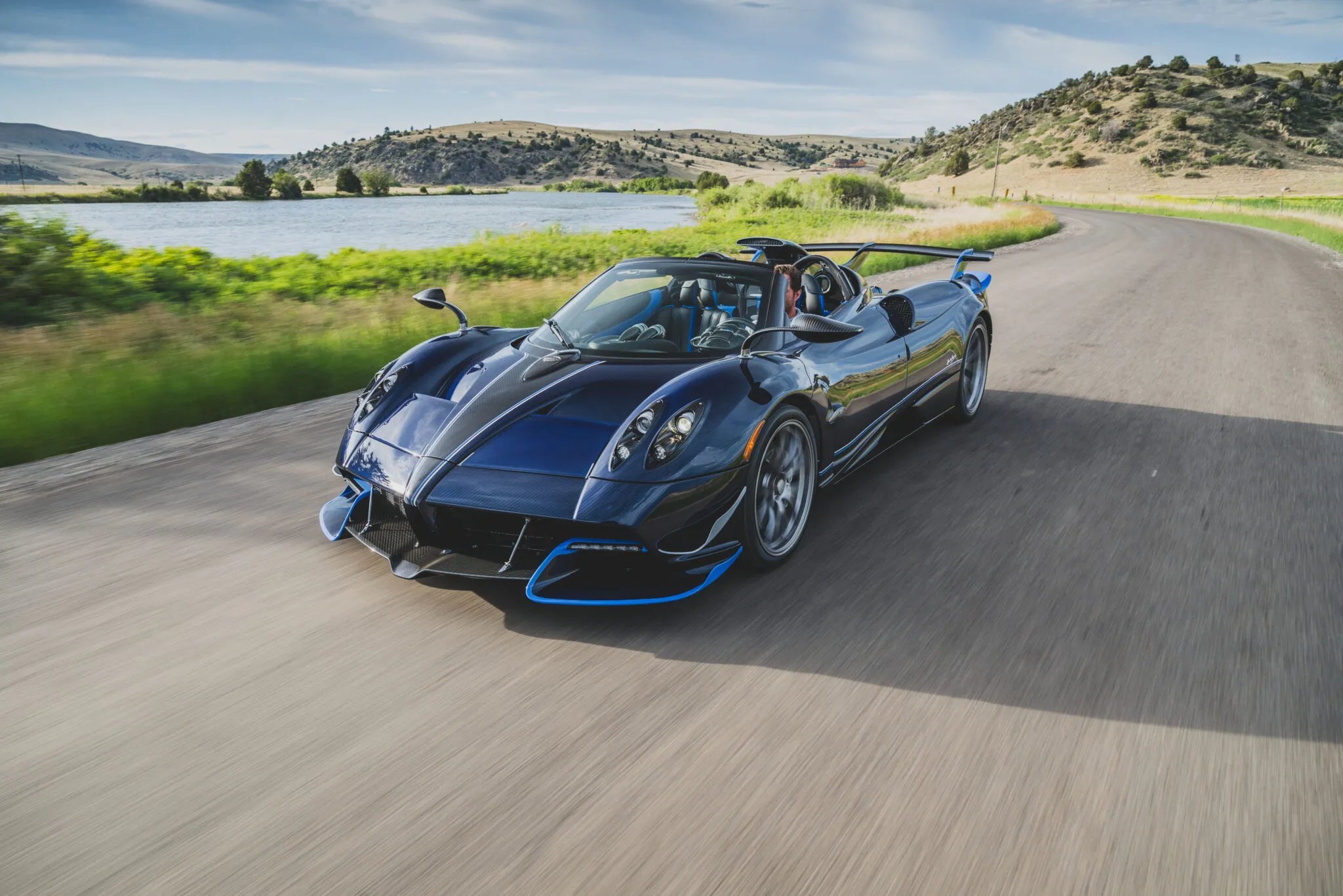 Só existe um no mundo: este Pagani Huayra Roadster com caixa manual pode valer mais de 6,6 milhões de euros