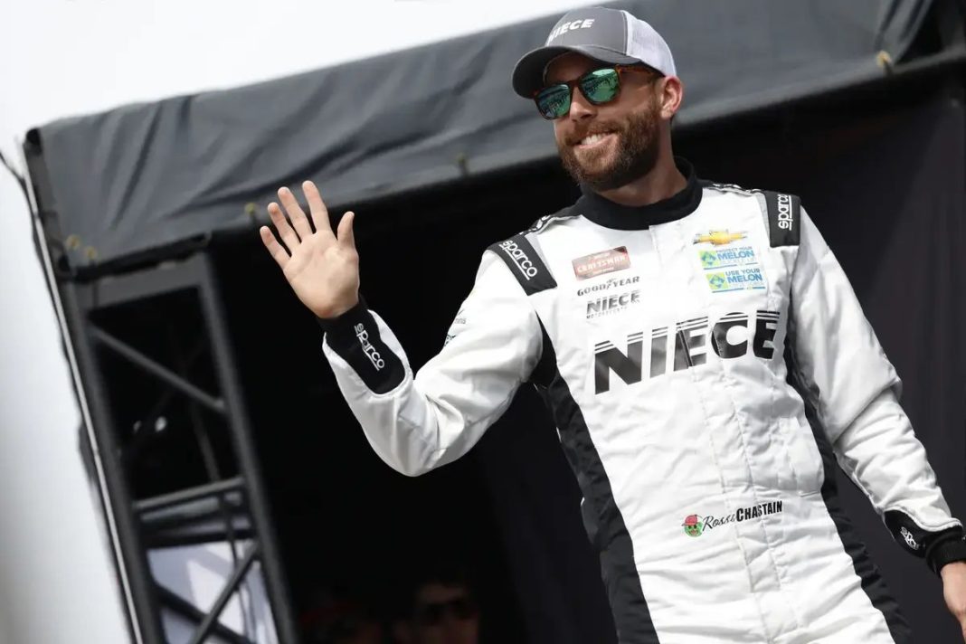 Três pilotos da NASCAR penalizados gravemente antes da corrida de north wilkesboro