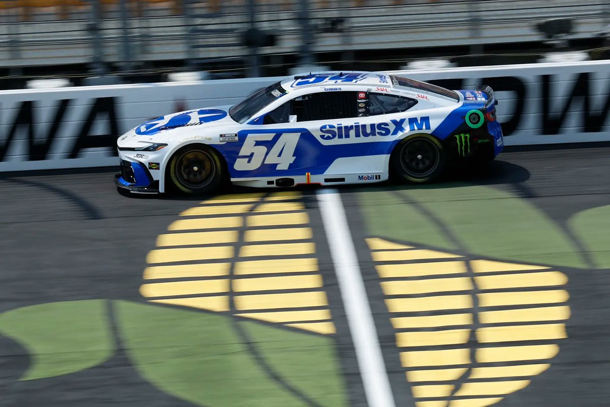 Ty Gibbs vence corrida da NASCAR cup em Iowa frente a Christopher Bell