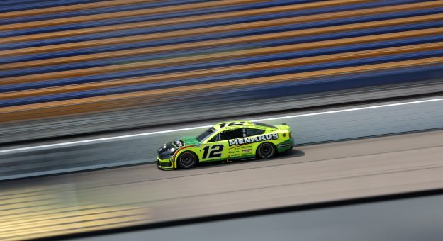 Ryan Blaney à espreita na luta pelo título da NASCAR cup series