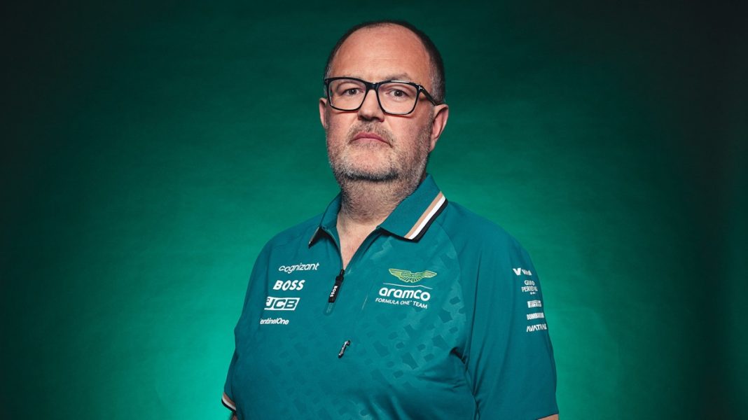 Tom mccullough vai sair da Aston Martin após 2026
