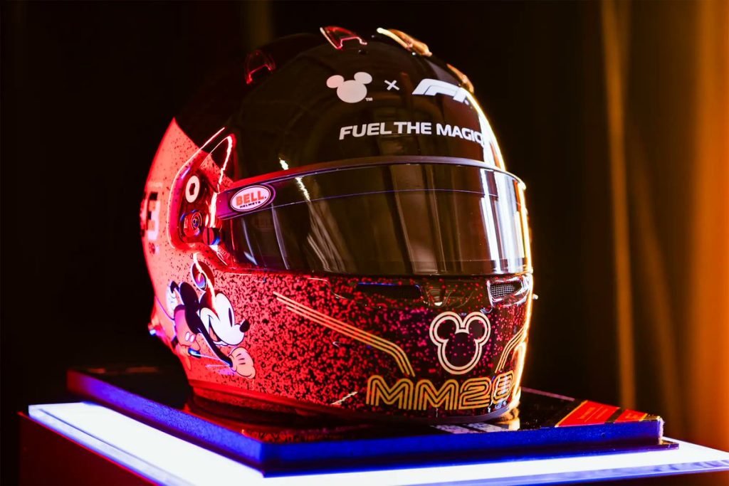 Capacete de fórmula 1 da Disney bate recorde histórico em leilão
