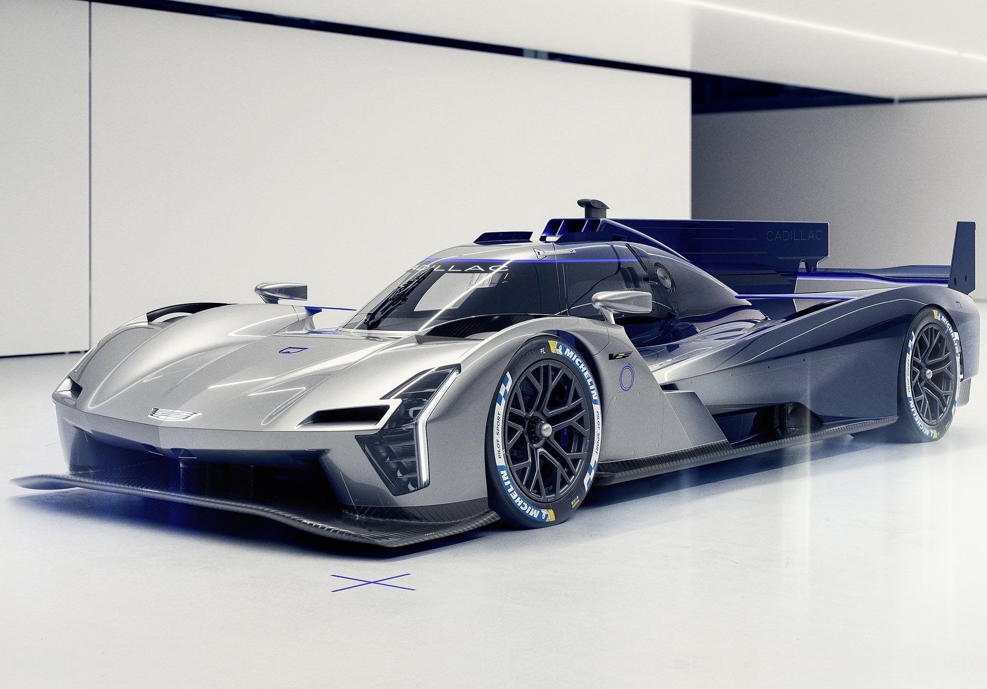 E se a Cadillac transformasse o carro de Le Mans num supercarro de estrada? Chama-se V-One e tem 830 CV