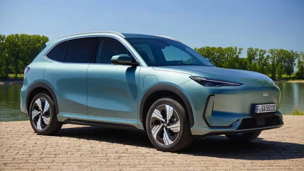 Ford vai usar plataforma GEA da Geely num novo SUV para a Europa