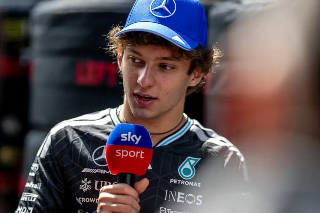 Kimi Antonelli lidera regresso da fórmula 1 no GP dos países baixos