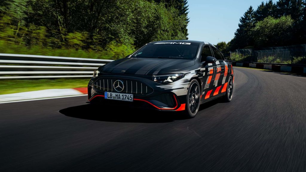 Quem disse que os elétricos não emocionam? Este Mercedes-AMG acaba de fazer história em Nürburgring