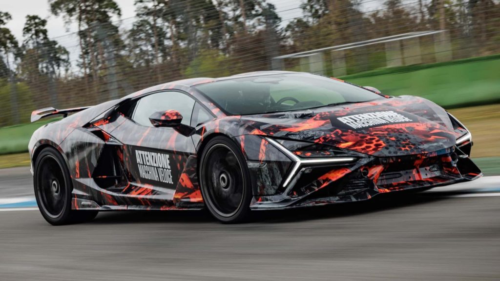 Lamborghini Revuelto SV bate recorde antes da estreia oficial. O novo Superveloce promete elevar a fasquia