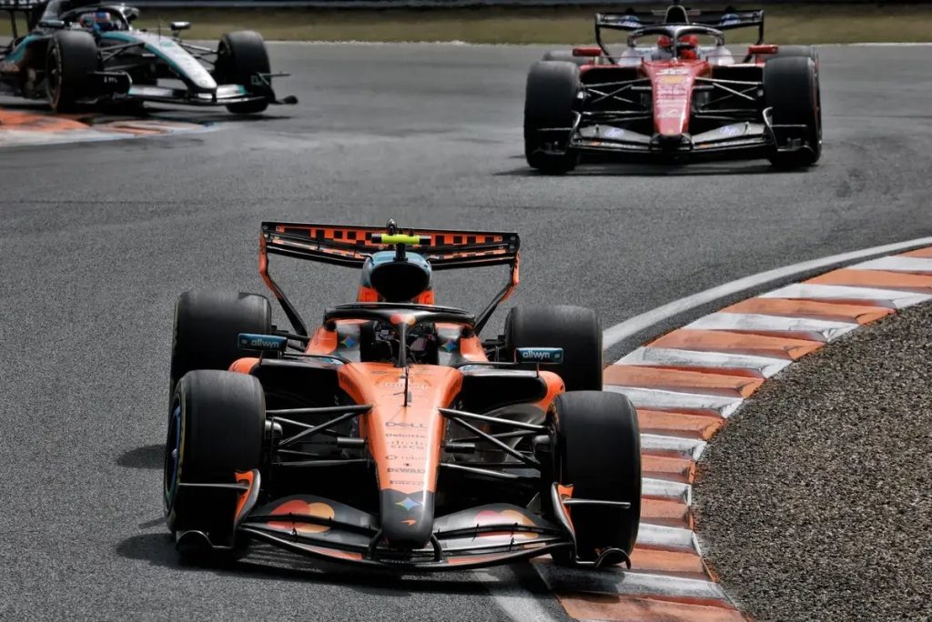Lando Norris adapta McLaren e conquista pole em zandvoort