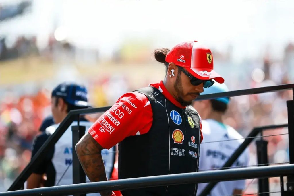 Lewis Hamilton sente-se libertado para brilhar na Ferrari