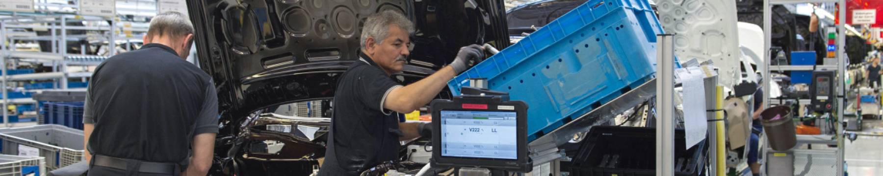 Outra imagem divulgada pela Mercedes no arranque de produção da Classe S em Sindelfingen.