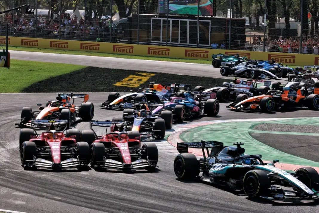 Hamilton diz que é tarde para ordens de equipa na Ferrari após colisão com leclerc
