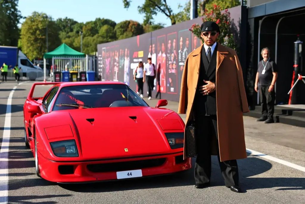 Lewis Hamilton recria icónica imagem da Ferrari em Monza