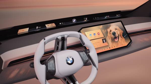 O Personal Mode do Panoramic iDrive, com a informação distribuída pela base do pára-brisas e pelo ecrã central