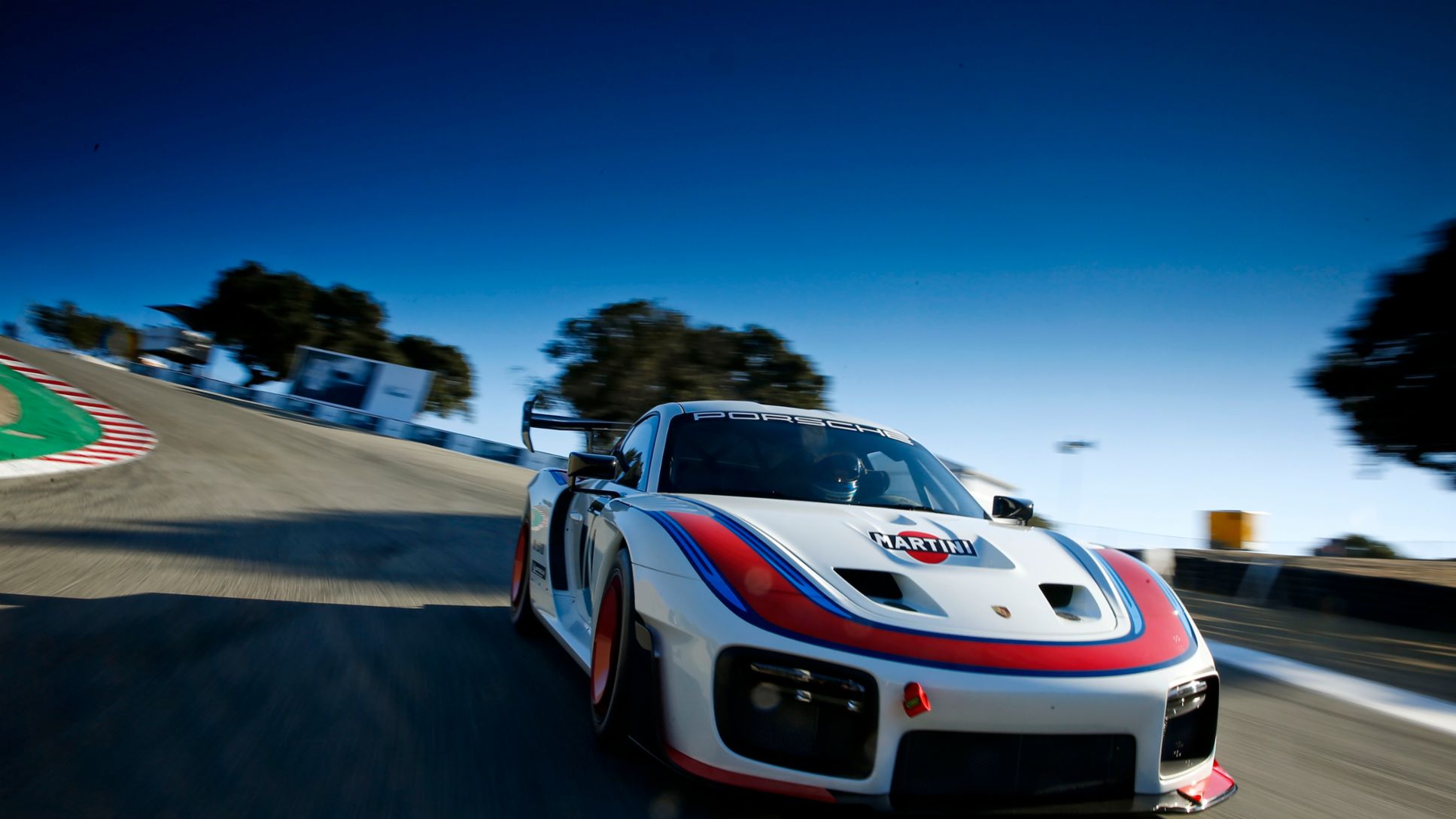 Outro ângulo do 935 de 2019, tal como consta no guia de imprensa de competição da Porsche; não é o carro de Ternus.