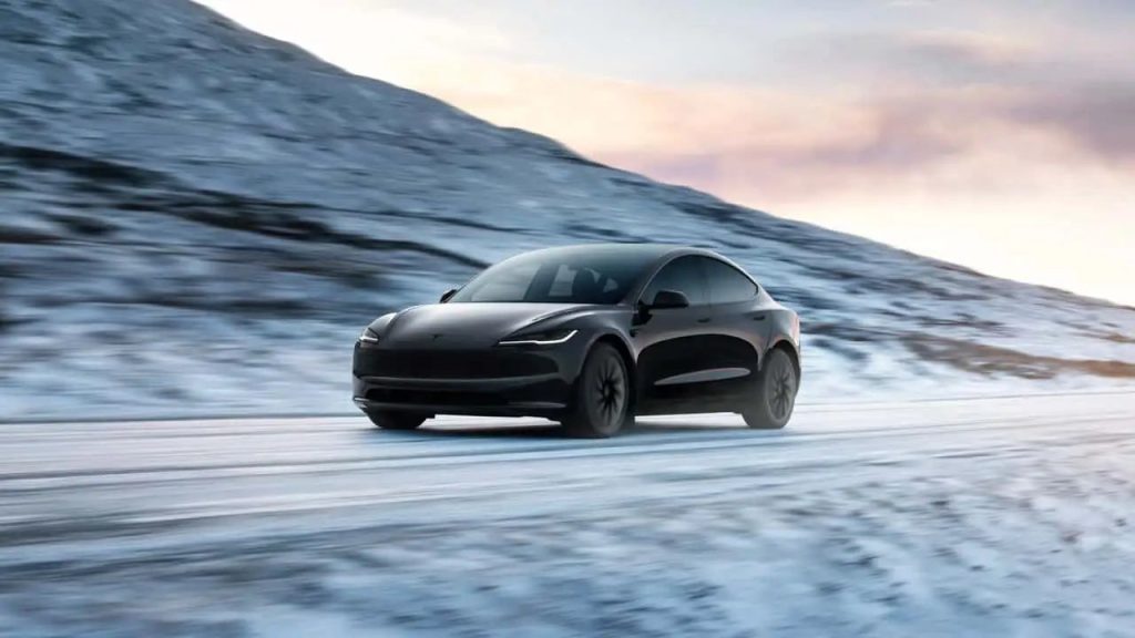 Tesla Model 3 mais barato ganha 38 km de autonomia sem mudar a bateria. Será software? Não!