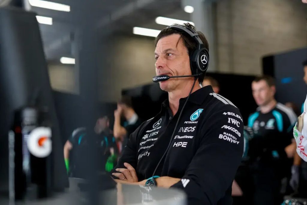 Toto wolff alerta para ameaça real à supremacia da Mercedes