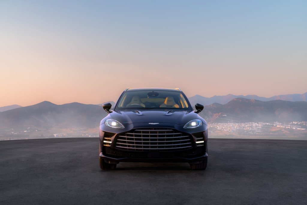 Aston Martin DBX GT quer ser o SUV mais requintado da marca sem abdicar dos 727 CV