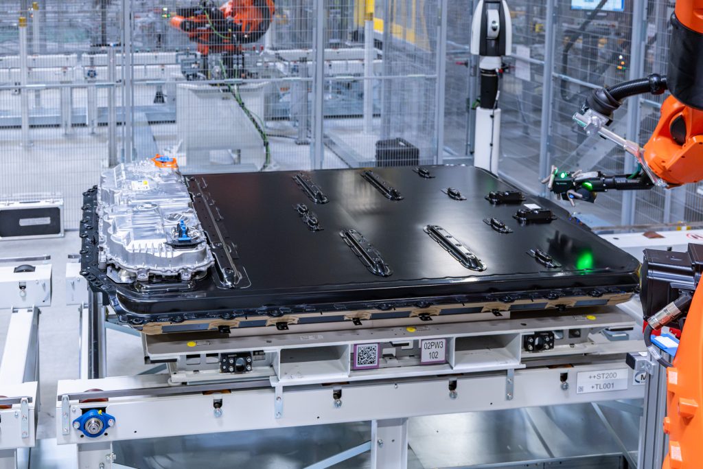 BMW abre nova fábrica de baterias na Alemanha para a nova geração de elétricos