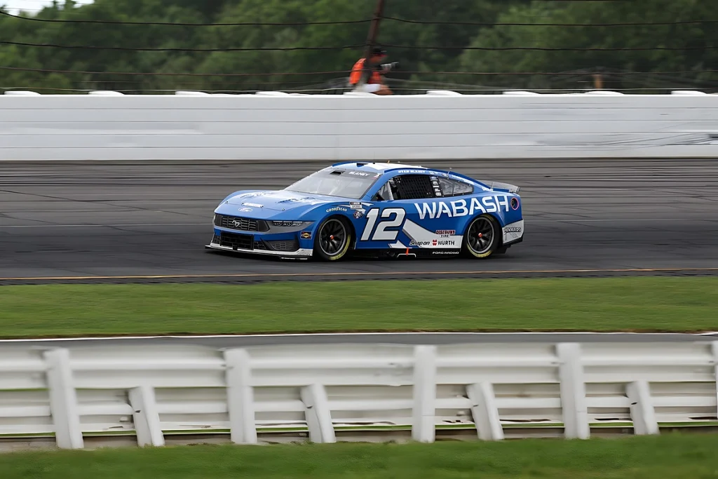 Ryan Blaney na pole com Penske a dominar a grelha em atlanta