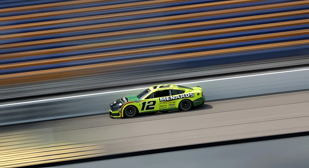 Ryan Blaney à espreita na luta pelo título da NASCAR cup series
