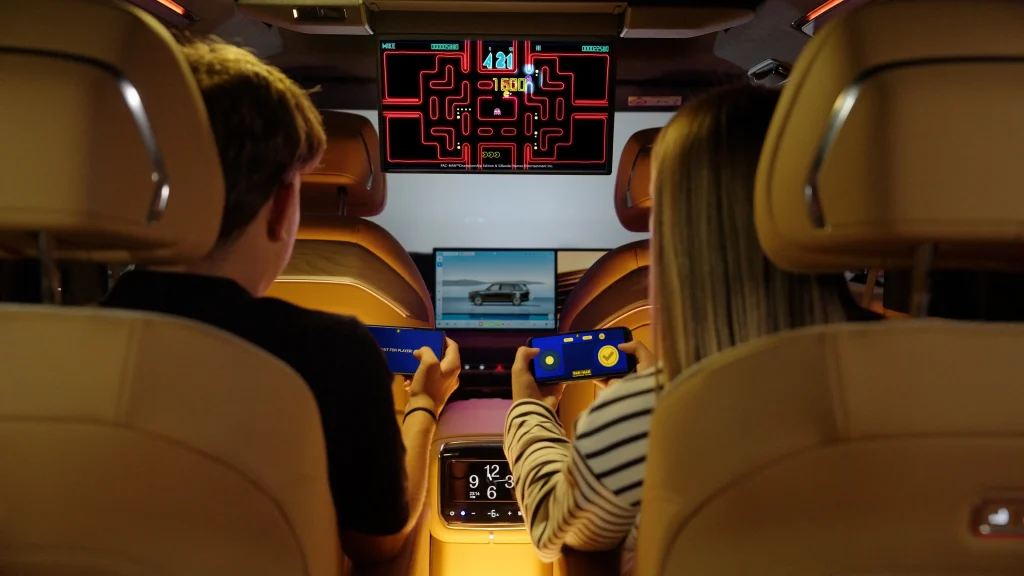 Zeekr leva videojogos para os seus automóveis e basta usar o smartphone