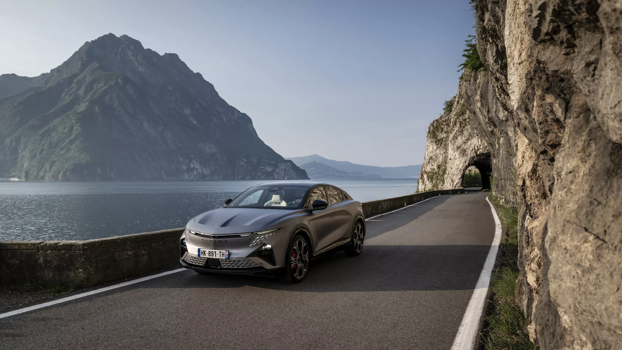 O Alpine A390 GTS, numa fotografia oficial da Alpine.