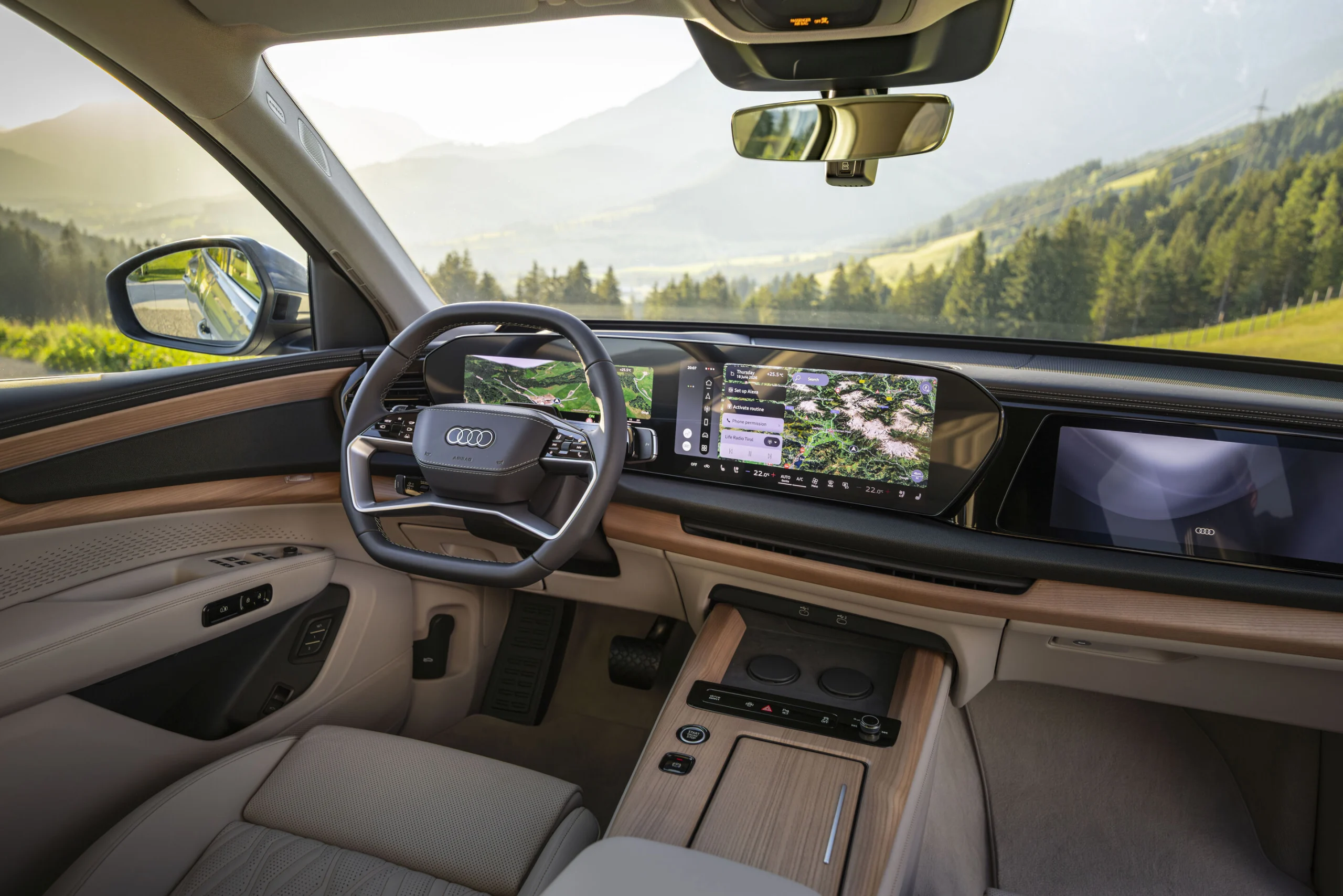 Interior do Audi Q7 de terceira geração, numa fotografia oficial da Audi.