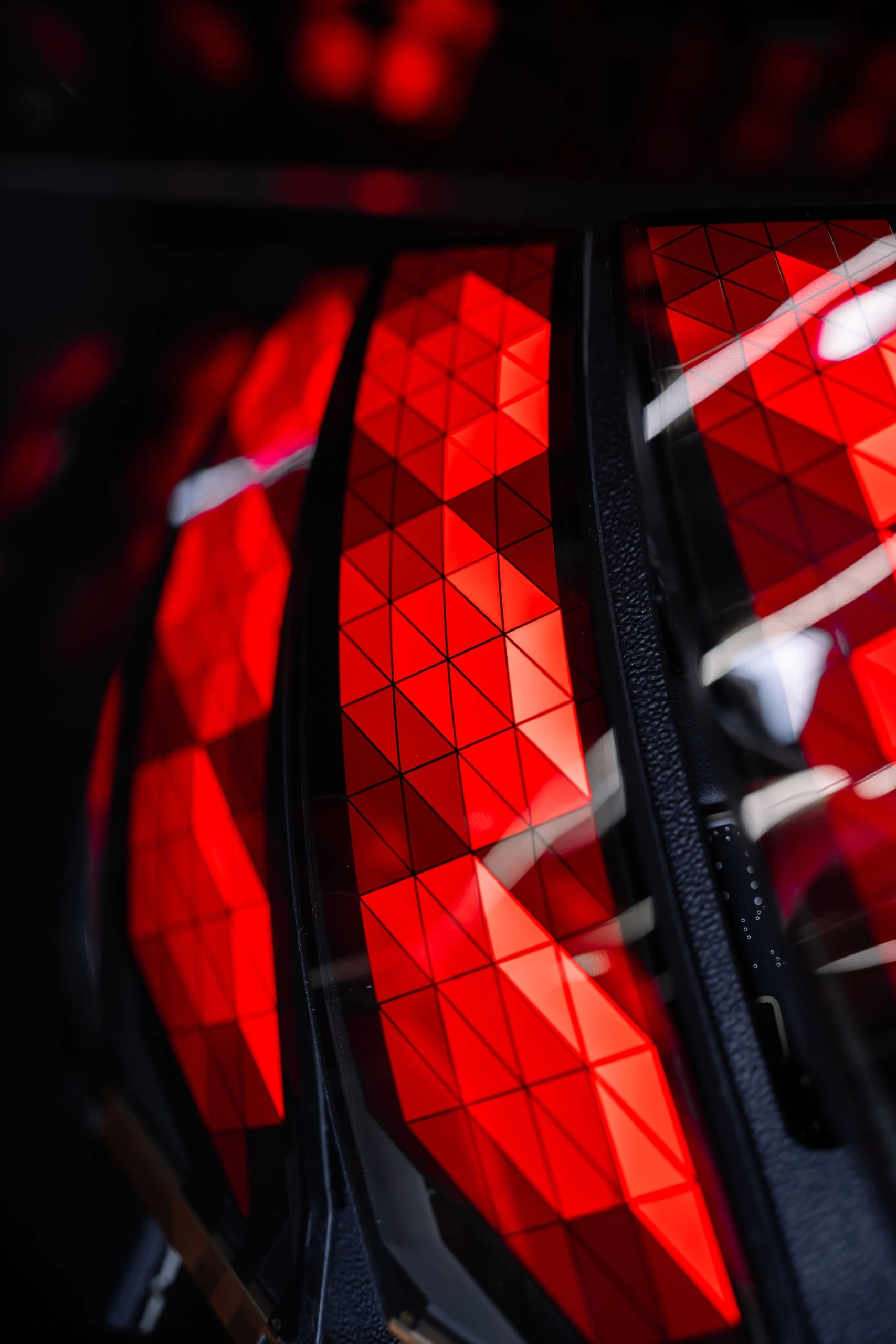 O Audi Q9 e a tecnologia OLED digital curva, numa fotografia oficial da Audi.