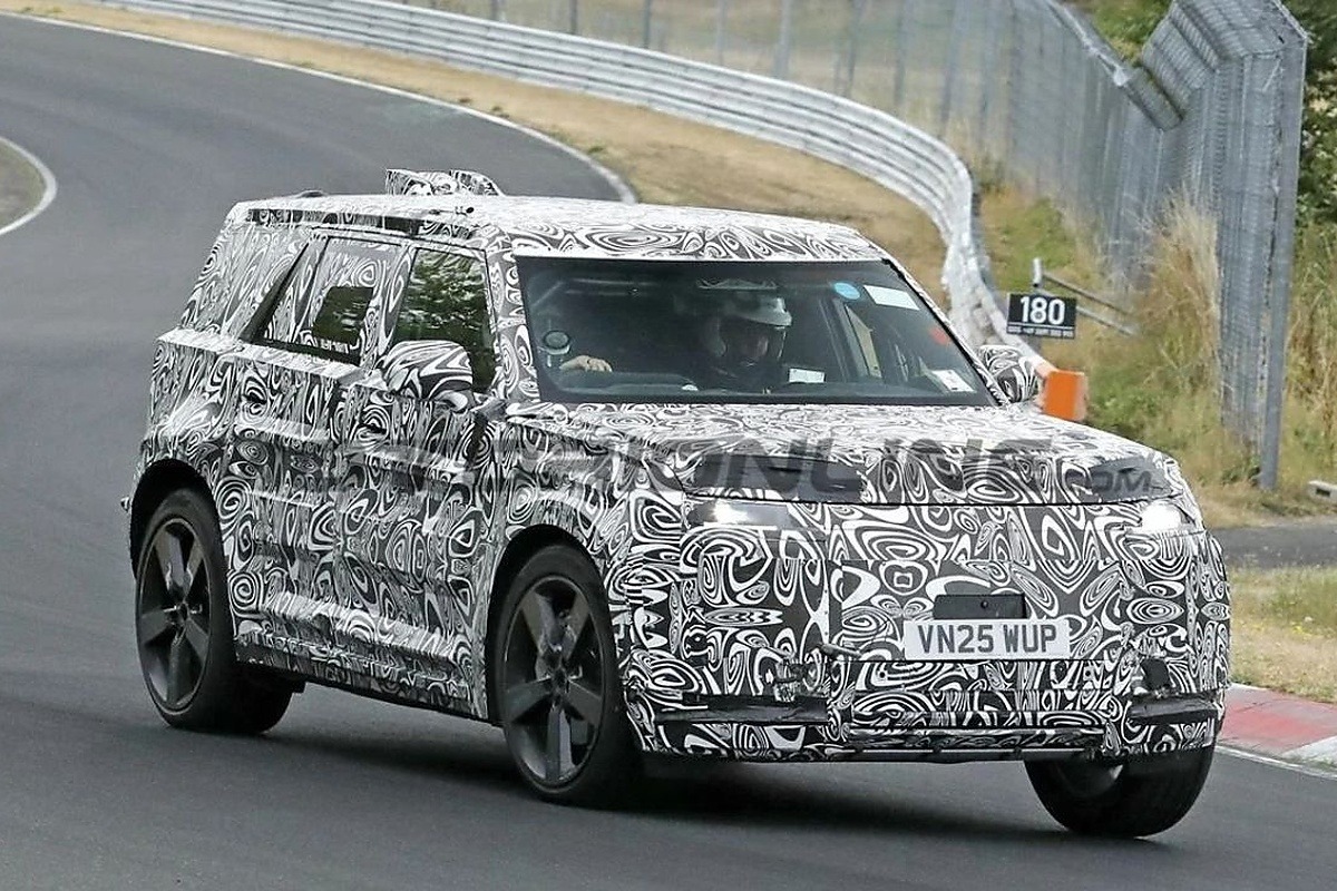 Fotos-espia do Defender compacto chegam do Nürburgring