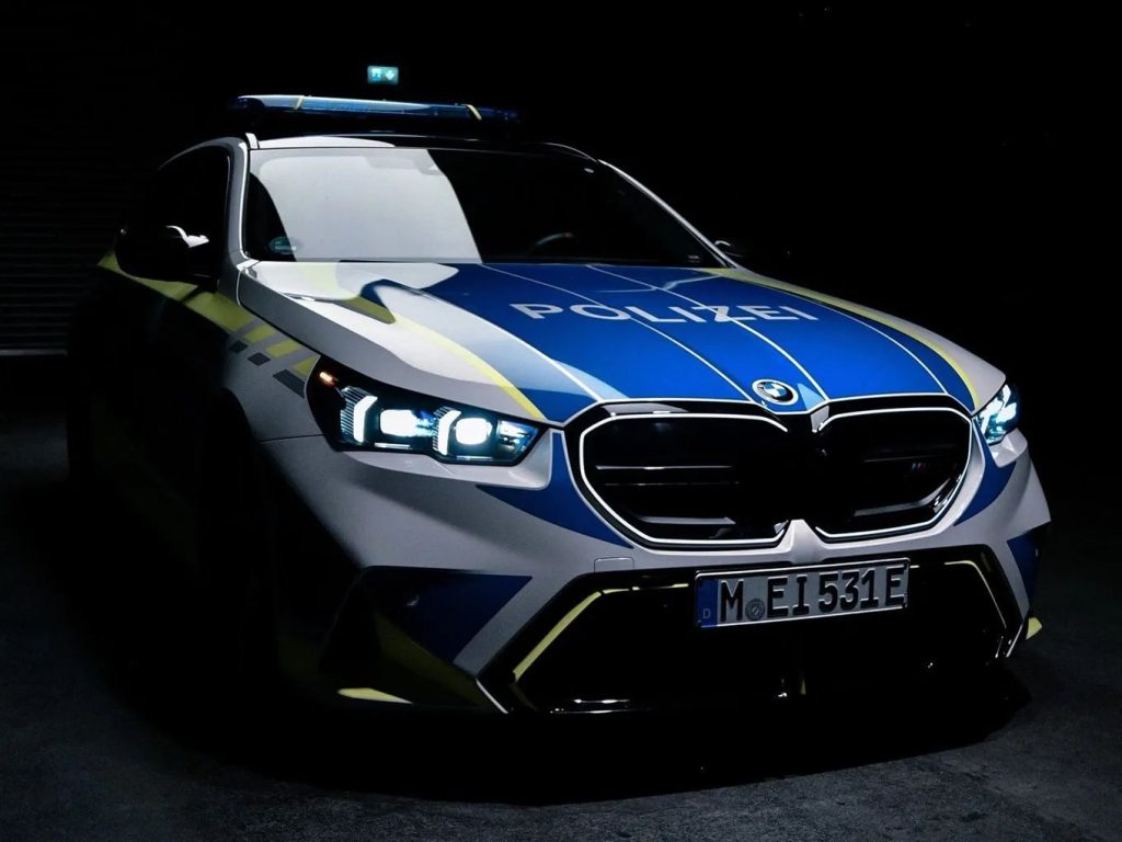 BMW M5 Touring da polícia alemã tem 727 CV e é para caçar criminosos
