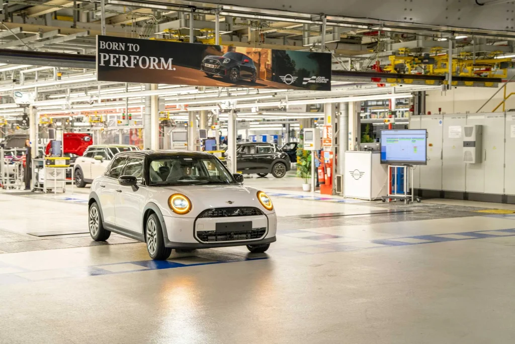BMW soma 1 milhão de movimentos sem condutor nas fábricas