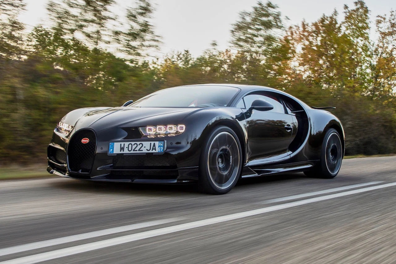 Na imagem, o Bugatti Chiron, numa fotografia oficial da Bugatti.