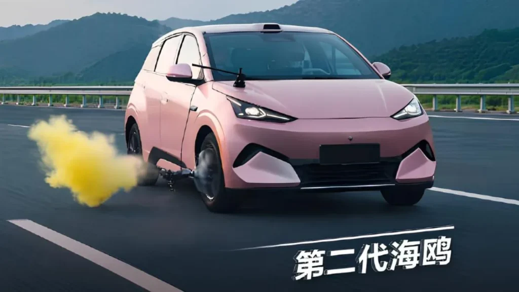 O BYD Seagull manteve a trajetória após perder pressão a 140 km/h