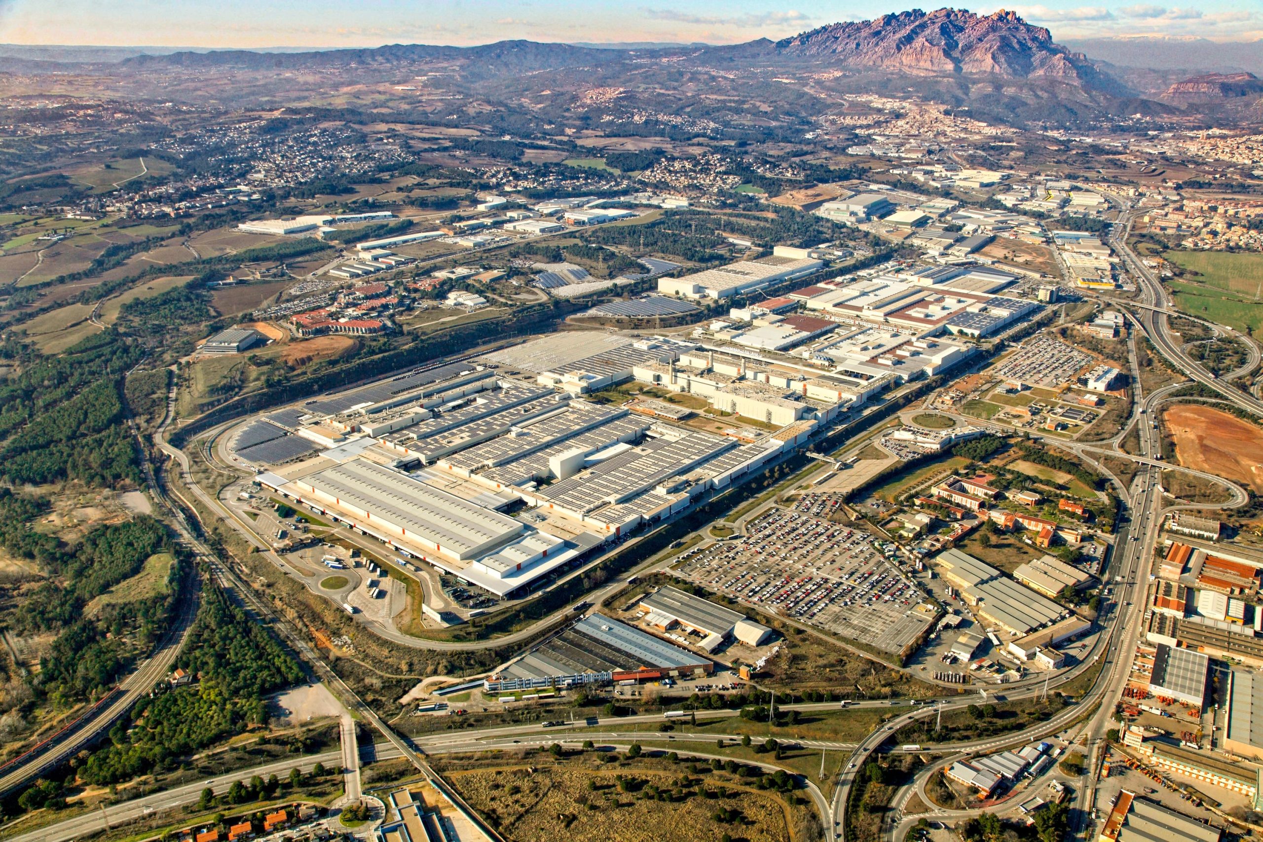 Imagem oficial das instalações de Martorell da SEAT S.A.; não mostra o apoio de manutenção prometido.