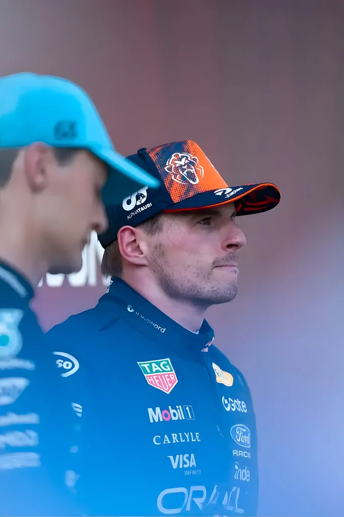 Futuro de Max Verstappen em dúvida devido à cláusula de saída na Red Bull