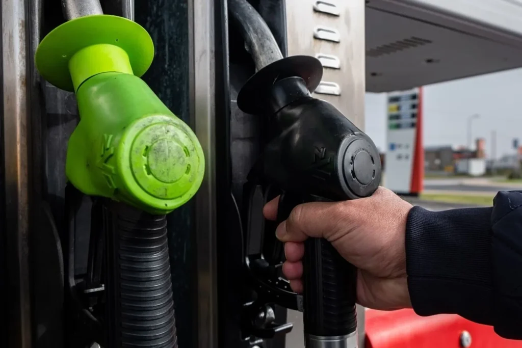 Gasóleo deverá subir 2 cêntimos e gasolina descer 2,5