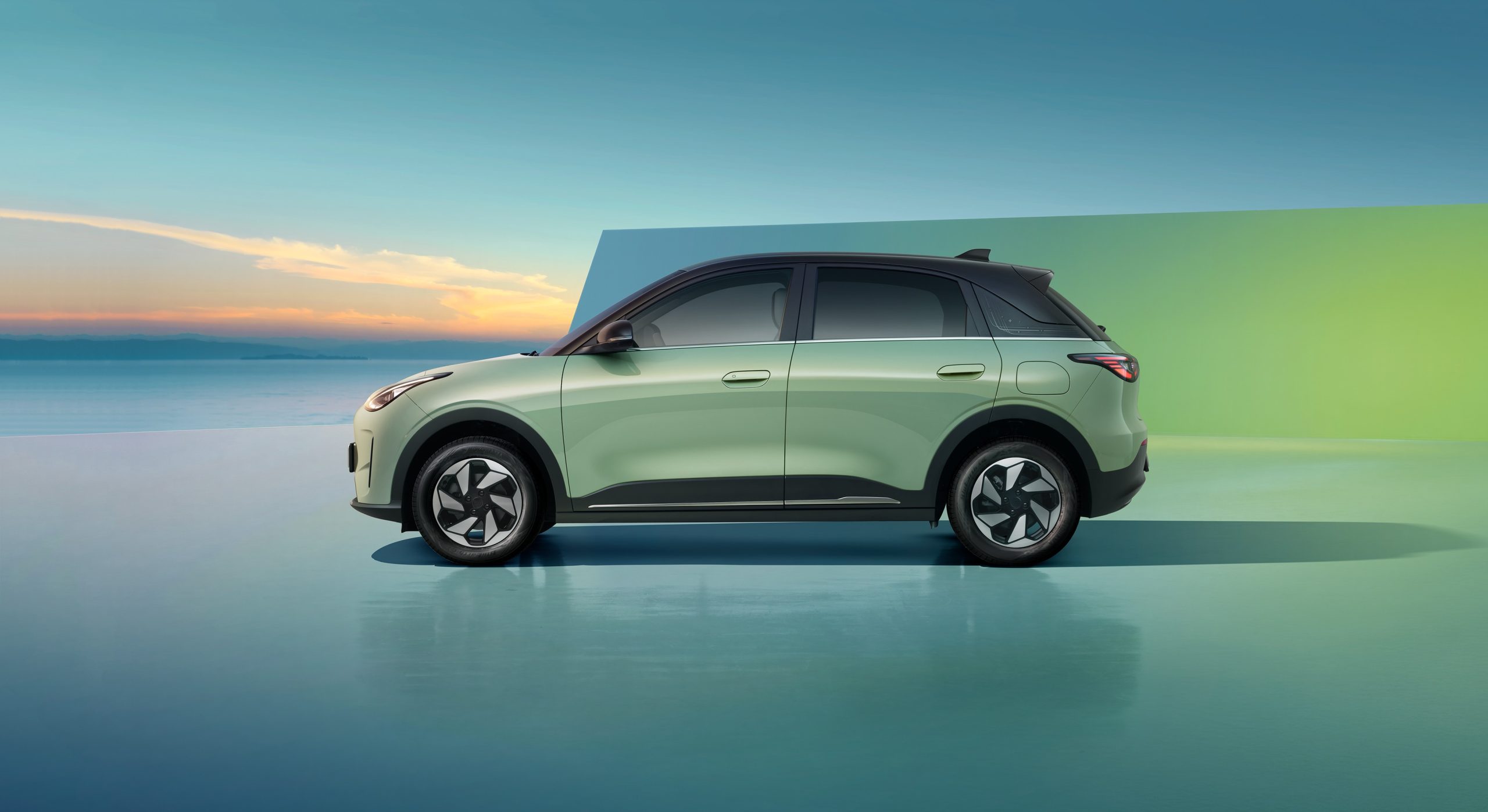O exterior do Geely E2, numa imagem oficial da marca.