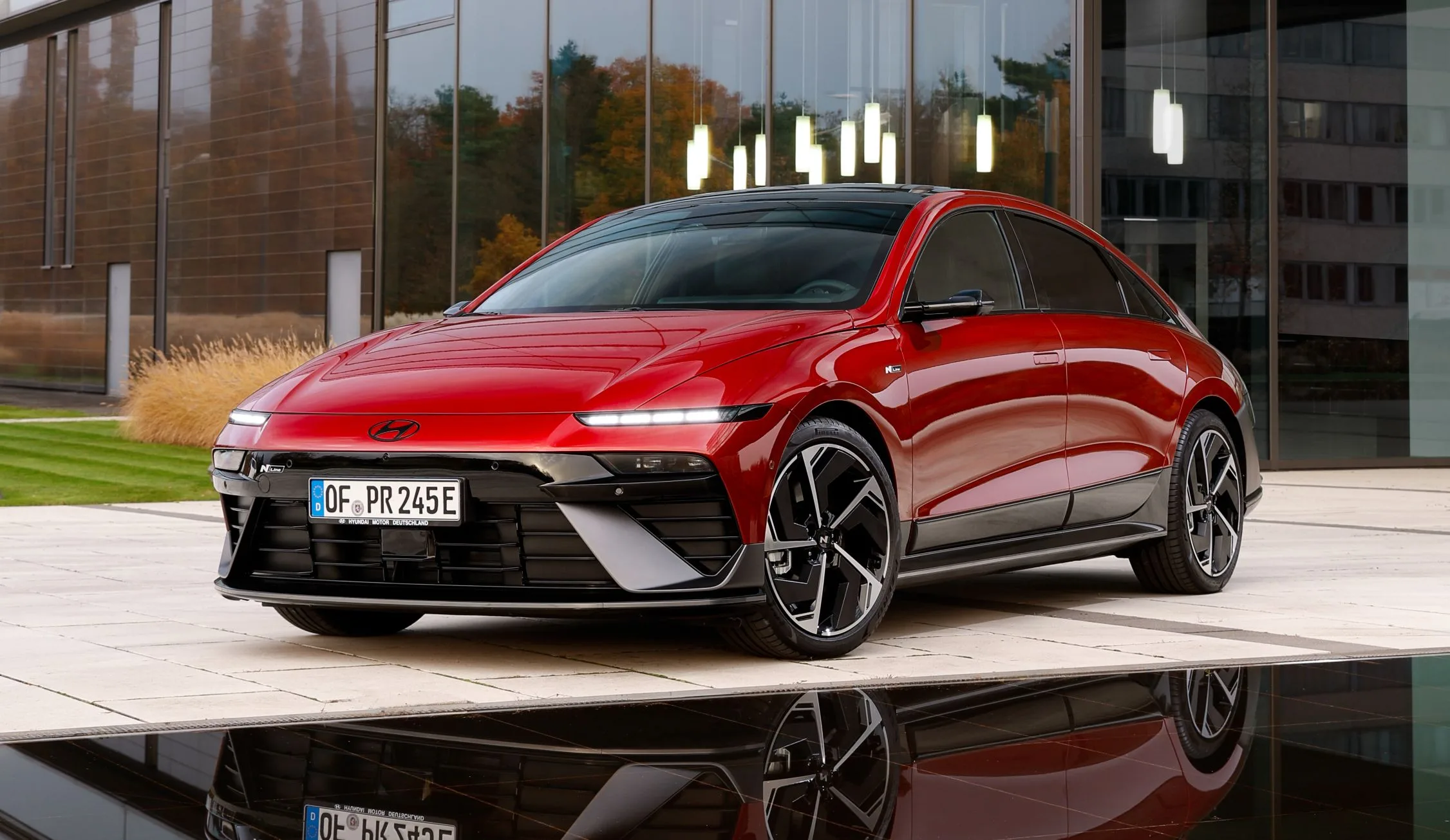 Na imagem, o Hyundai IONIQ 6, numa fotografia oficial da Hyundai.