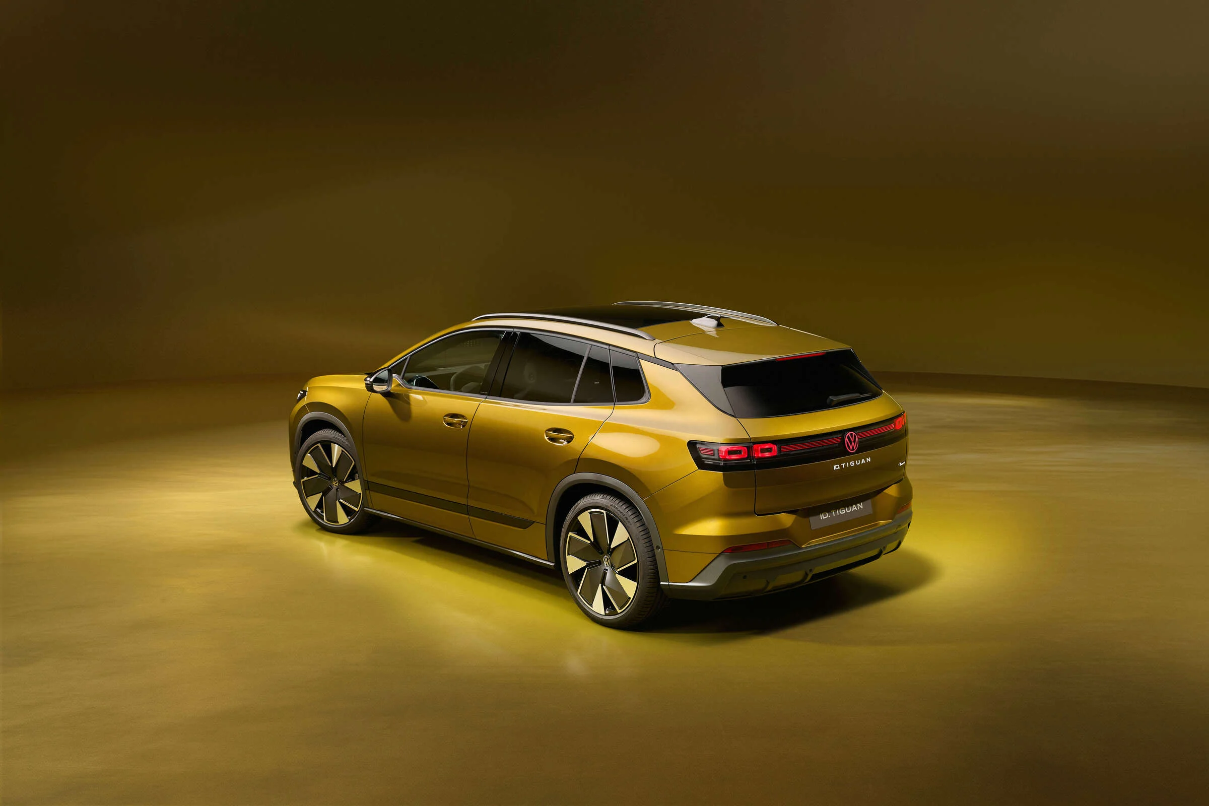 Volkswagen ID. Tiguan, identificado pela marca na galeria oficial. O detalhe visual desta fotografia não está descrito pela fonte.