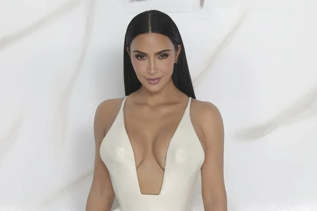 Kim Kardashian na Cidade do México com Hamilton no GP