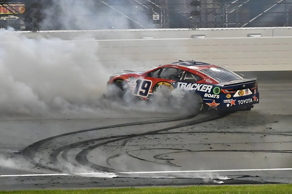 Chase Briscoe vence Christopher Bell e lidera histórico 1-2-3 da Joe Gibbs Racing em Chicagoland
