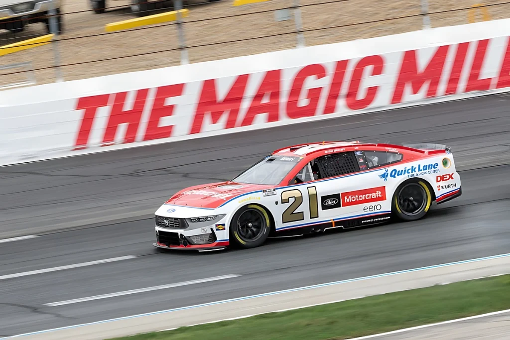 Josh Berry acelera para garantir futuro no Wood Brothers Racing
